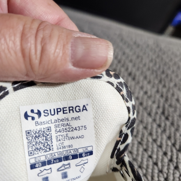 Sneakers - Picture 3 of 5